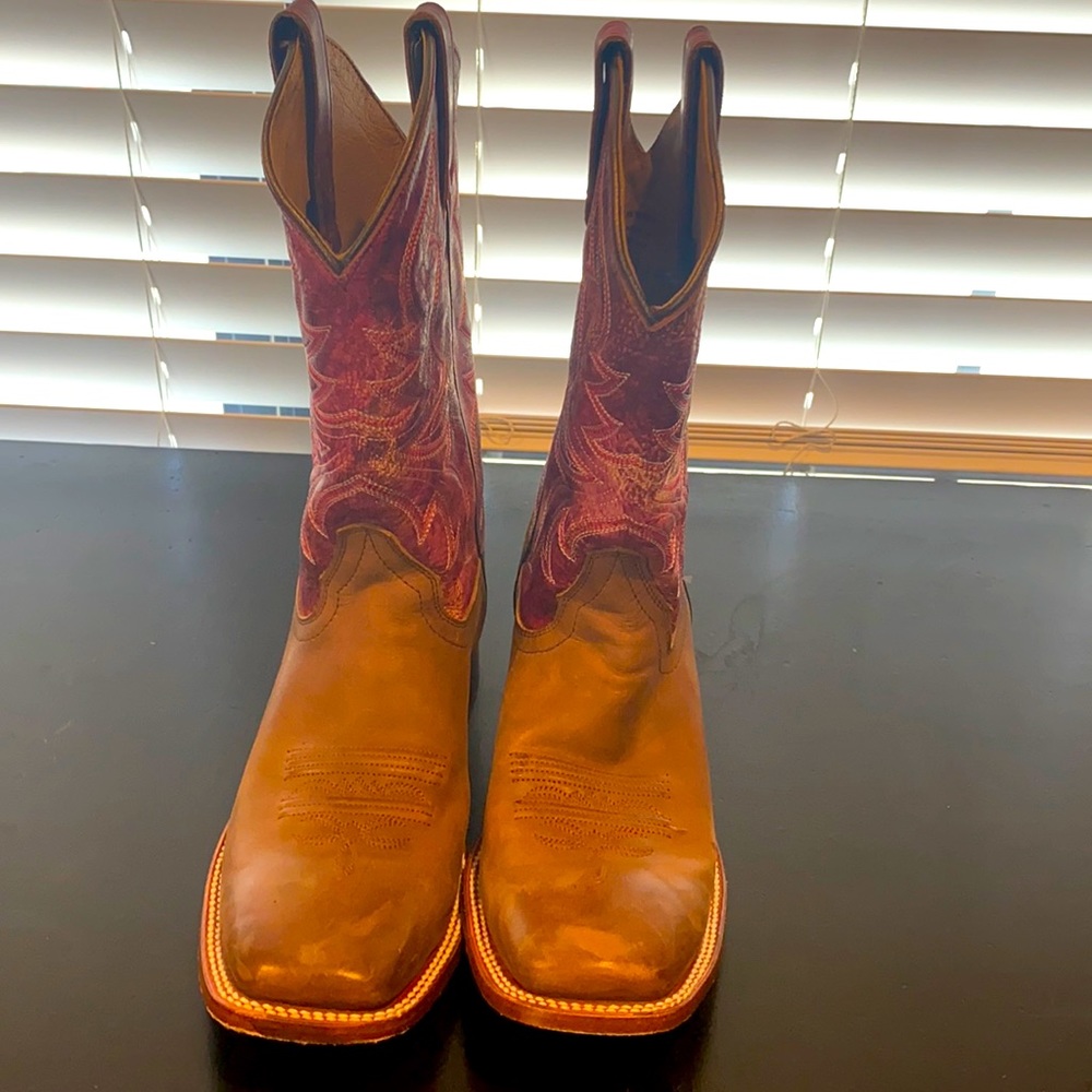 Shyanne cowgirl boots!